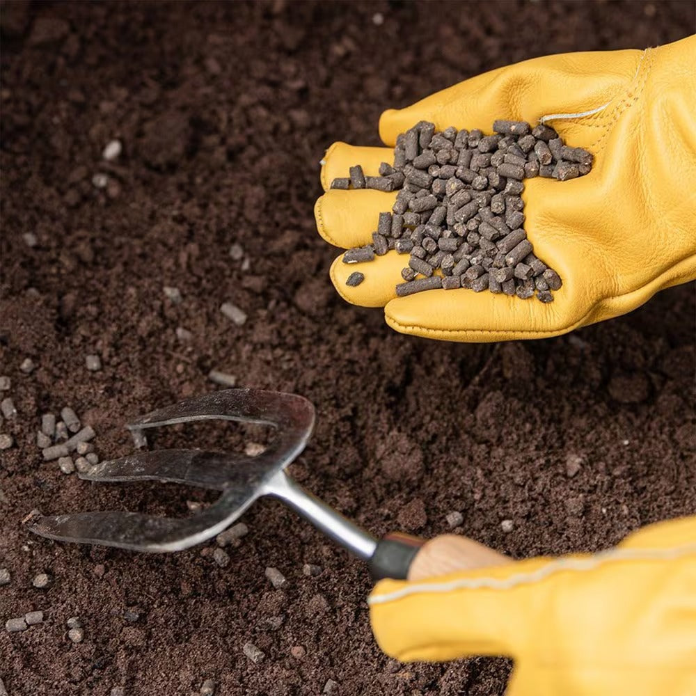 Organic Chicken Manure Pellets 8kg Tub