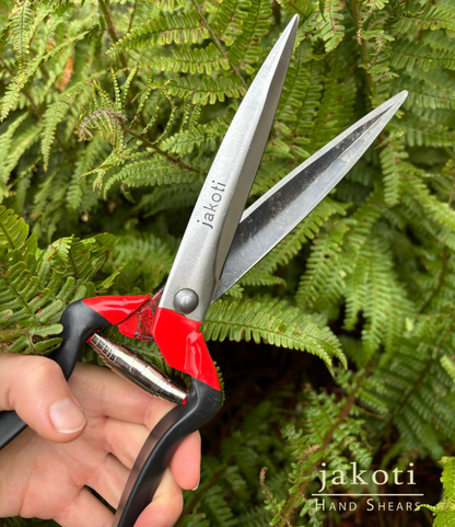 JAKOTI Hand Shears (L30cm) with Handmade Leather Holster. One Handed Garden Shears for Grass, Topiary & Pruning. Sheep Shears for Dagging, Shearing & Trimming. 15cm Steel Blades. 
